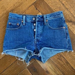 Levi’s cropped jean shorts - size 25